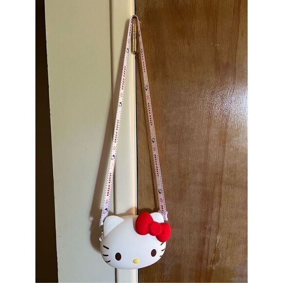 Sanrio Hello Kitty Silicone Crossbody Bag - Picture 3 of 12